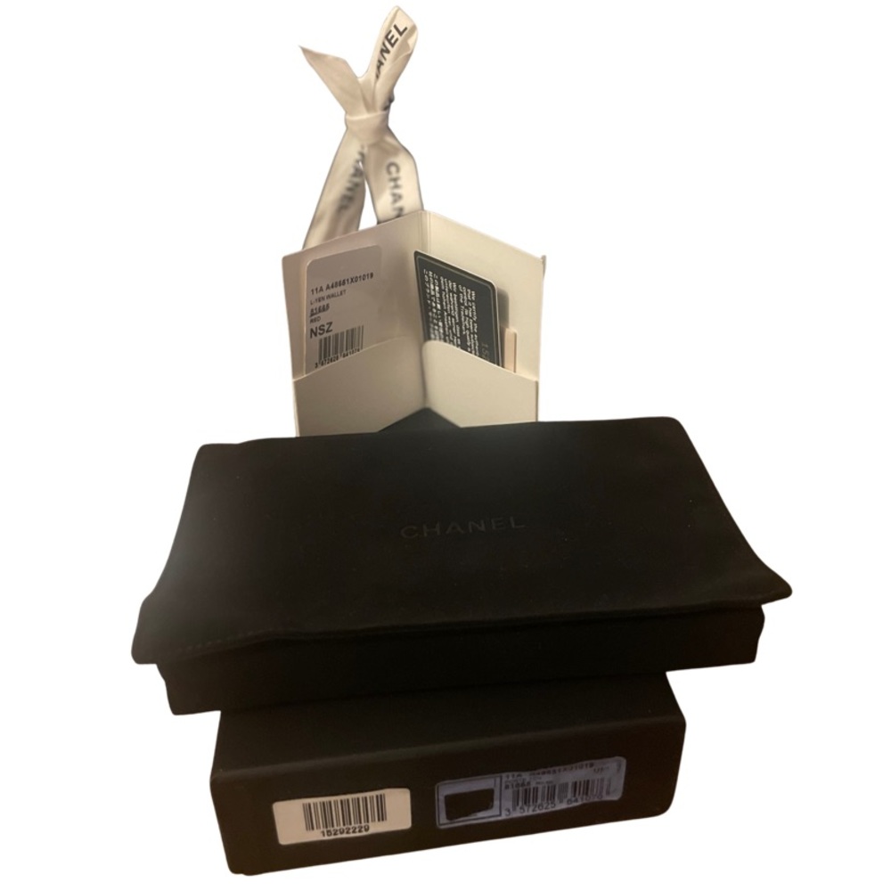 🎉 Host Pick🎉✨Chanel Yen Wallet Preloved Full Set - Picture 9 of 12